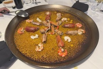 Restaurante Com En Casa Silla
