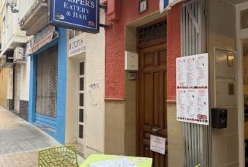 Caspers Bar Bistro