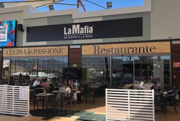La Mafia Se Sienta a La Mesa - Lorca