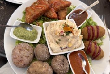 Restaurante El Guanche / Alte Schule