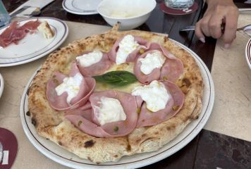 Ricca Pizzería
