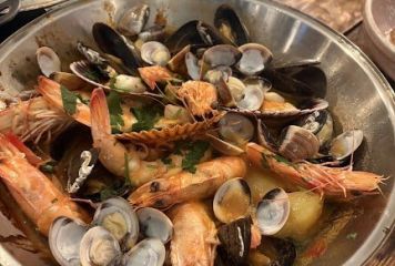 Casual.Seafood